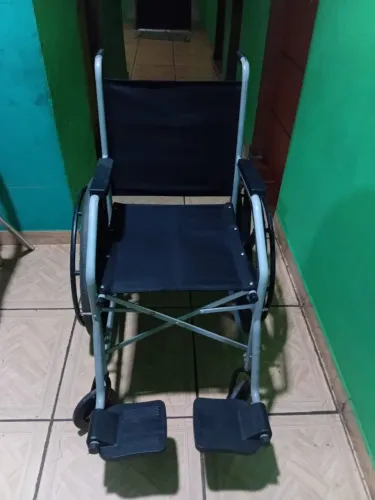Olá ?. Estou vendendo está cadeira de rodas, e estar em bom estado.