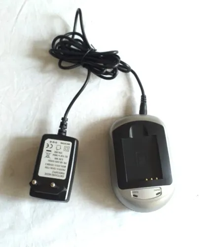 Carregador para baterias marca Sony (notebook) modelos NP-FT1 e NP-FR1. Novo,.