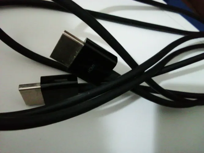 Cabo Apple HDMI ORIGINAL. 2 metros. Blindado. Imagem e audio premium, sem falhas.