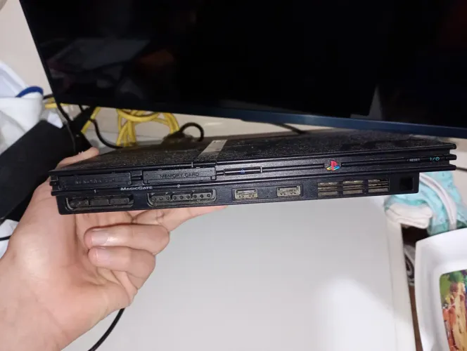 PS2 + de 100 jogos, com memory card, e com acessórios