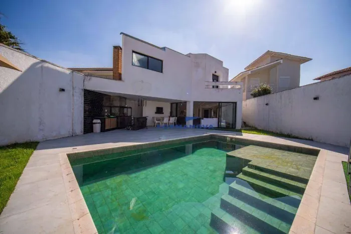 São Paulo II - Casa à VENDA com 6 suítes, 5 vagas de garagem, piscina na Granja Viana - Co
