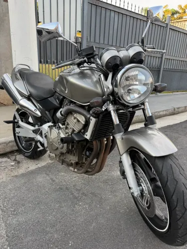 HORNET RELÍQUIA CARBURADA