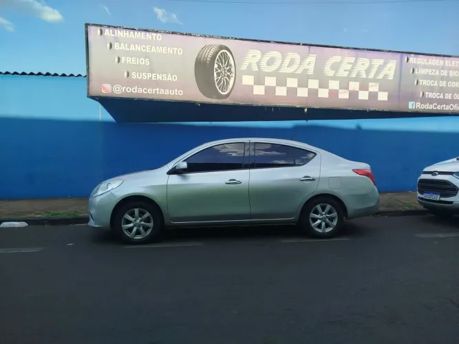 Nissan Versa SL 1.6 16V Flex Fuel 4P Mec. 2014