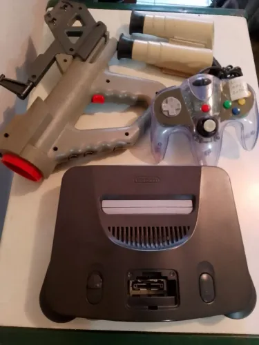 Nintendo 64 e acessórios Leia descrição