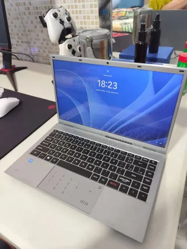 ? Notebook ULTRA Silver Slim | Intel Core i3 (10ª Gen) | 8GB RAM | SSD 240GB | Novíssimo!