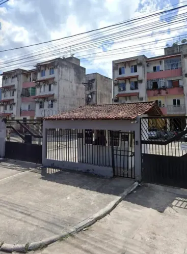 Apartamento com sacada no Ed. Royal Park  R$ 200.000,00 (Aceita financiamento)