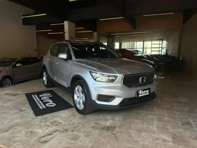 Volvo XC40 T-4 2.0 190cv FWD 2019