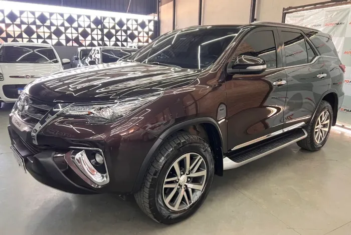 Toyota Hilux SW4 SRX 4X4 2.8 TDI 16V Dies. Aut. 2017