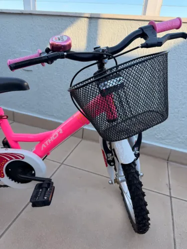 Bicicleta infantil seminova