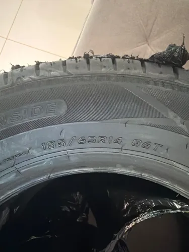 2 Pneus185/65/14 dunlop sp toring novo