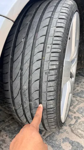 Vendo rodas aro 20 cinco furos.