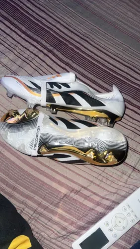 Chuteira Adidas Predator