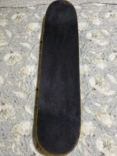 Vende se um skate