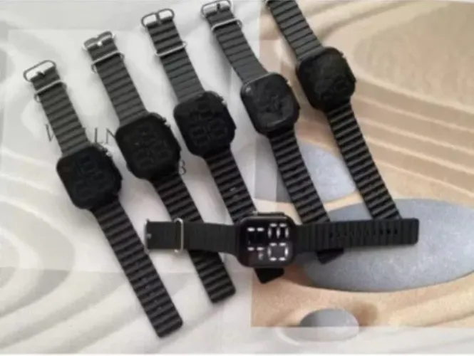 Relógios smartwatch a prova de água na cor preta