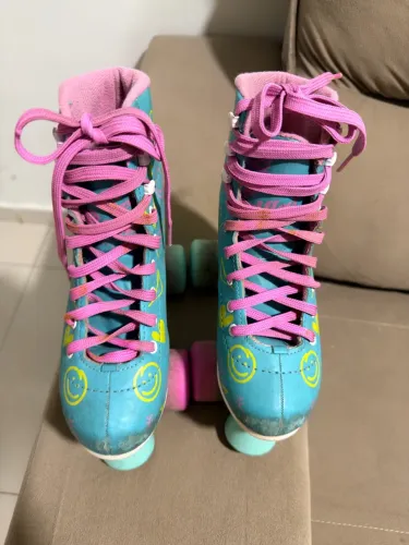 PATINS 4 RODAS CRIANÇA AJUSTÁVEL
