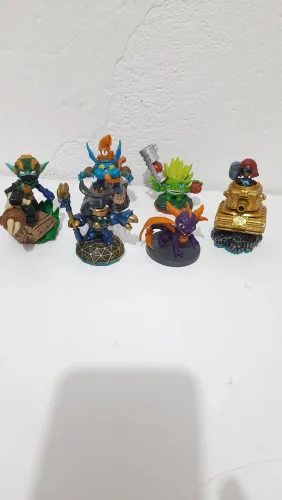 Lote de bonecos  Skylanders 
