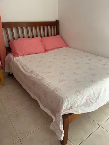 Cama + guarda-roupa