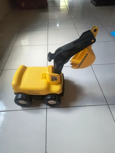 Brinquedo carregadeira 