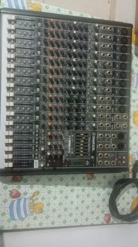 Mesa de som 16 canais pro fx 16 (Mackie)