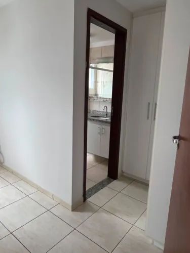 Apartamento Residencial Manhattan, bairro Barbosa, 2 quartos com suíte, com armários.