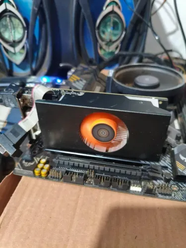 Placa de video GTX 650 1GB