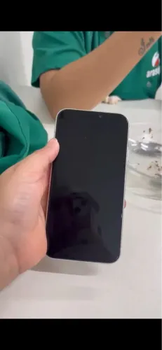 Vende-se iPhone 11 pra reforma pra vitrine ou retirada de peças