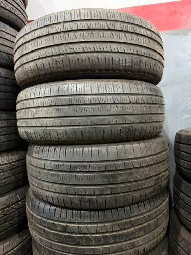 Pneus 235/60/18 marca PIRELLI