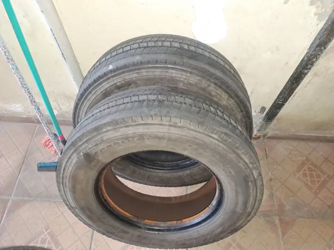 Pneu Aro 17.5 215/75R17.5