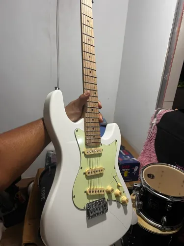 GUITARRA STRINBERG STS 100