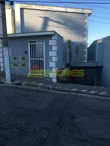 Sobrado em condomínio fechado no bairro da Vila Isolina Mazzei para Venda