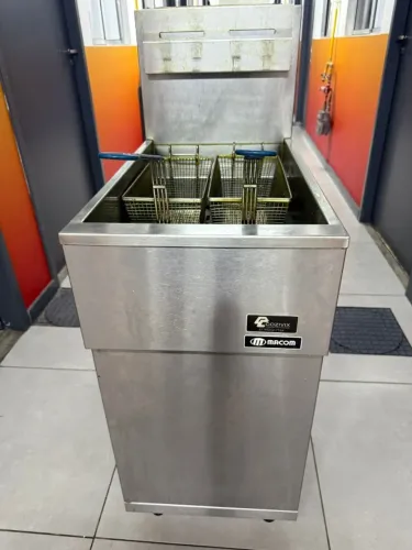 Venda de fritadeira a gás