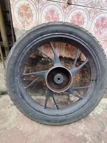 Vende-se essa roda da Titan