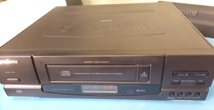 CD PLAYER GRADIENTE CDP-AT2 , tudo ok, revisado.