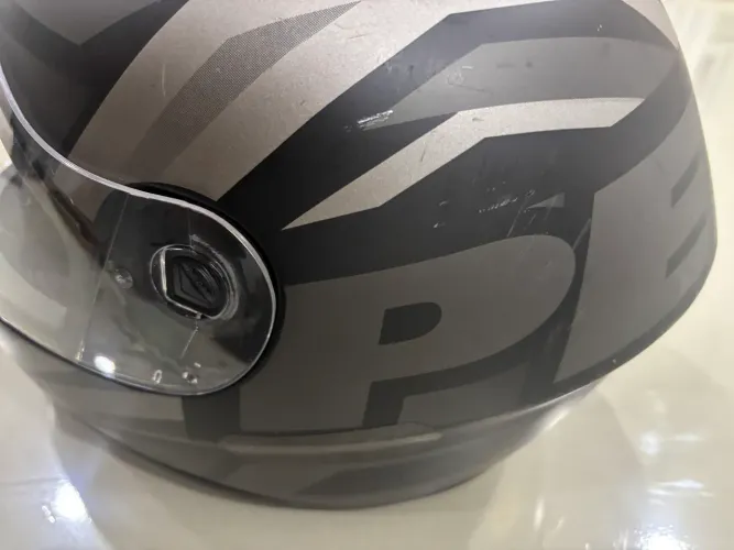 Capacete Peels