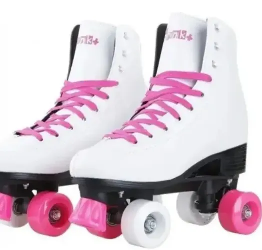 Patins Infantil Retrô 4 Rodas Tamanho 37 38 Branco e Preto<br><br>Tamanho 37-38 Branco - Brink+