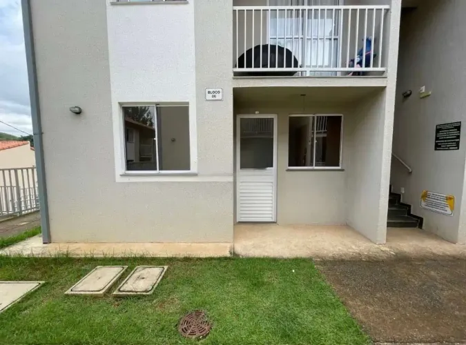 Área privativa com 2 quartos, 1 vaga e 45m² à venda no Condomínio Vila Bela Lyon, Santa Lu
