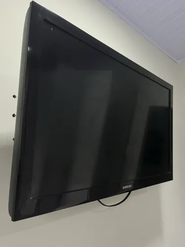Tv 42 polegadas funciona perfeitamente (não é smart)