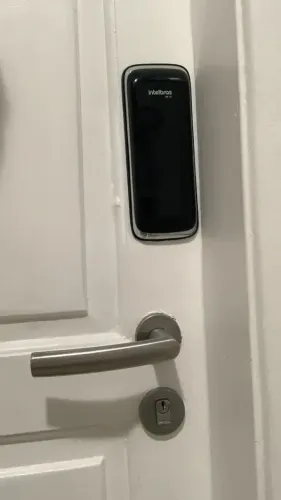 Fechadura Inteligente Intelbras, Lacrada!!