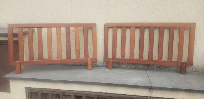 Grade de proteção de madeira