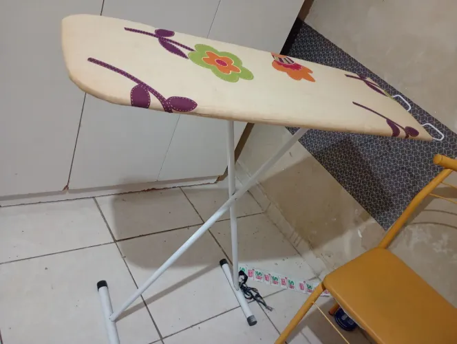 Tábua de passar roupa nova
