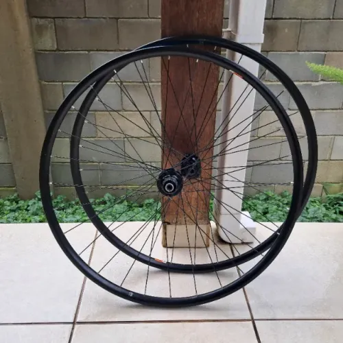 Par de Cubo de Roda Bontrager aro 700