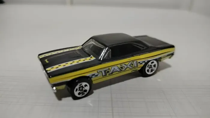 Miniatura '70 Plymouth Road Runner Hotwheels 1/64 Preto