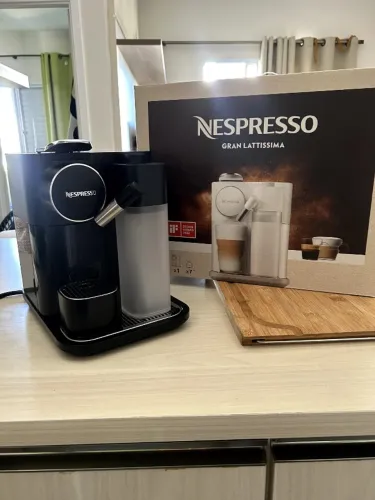 Nespresso Gran Lattissima Preta 110V