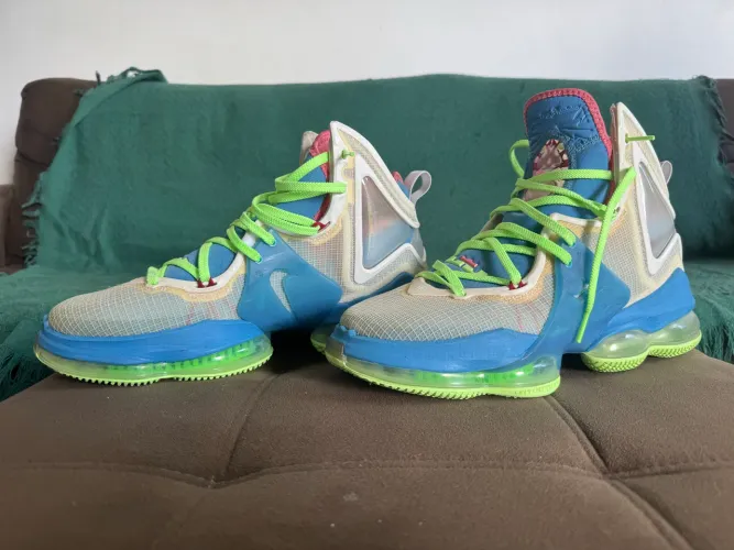 Nike Lebron 19