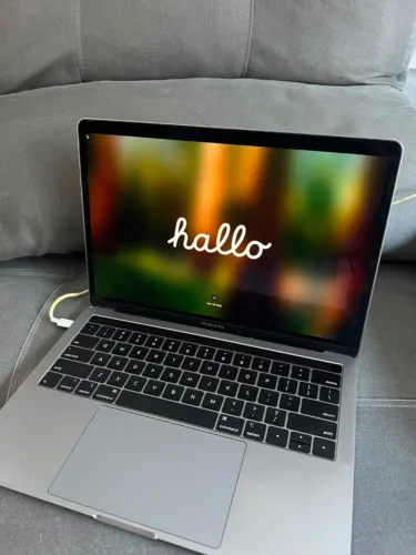 MacBook Pro (13 polegadas, 2019, Duas portas Thunderbolt 3) c/Touch Bar