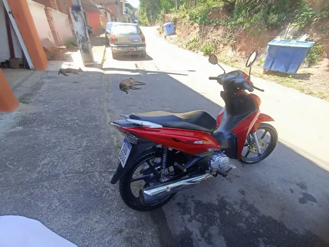 Avelloz 125 muito nova
