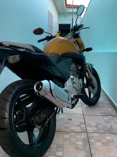 Cb 300r 2010 - Dourada