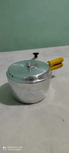 Pipoqueira de alumínio batido 