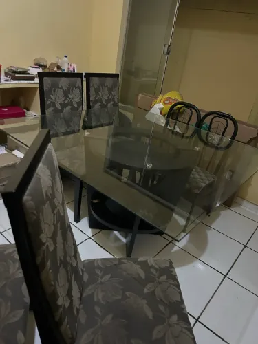 Mesa de Vidro 140x140cm c/ 6 cadeiras
