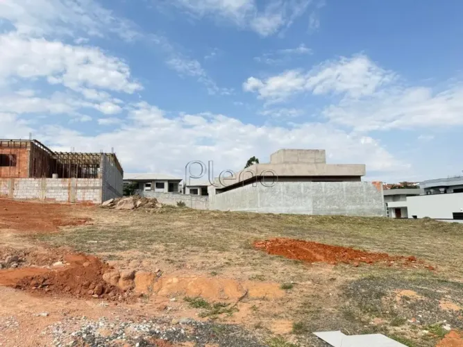 Terreno à Venda no Condomínio Coline Di Parma em Valinhos, no bairro Vila Capuava.